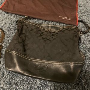 Coach (No. E06I-2156) Bucket Tote